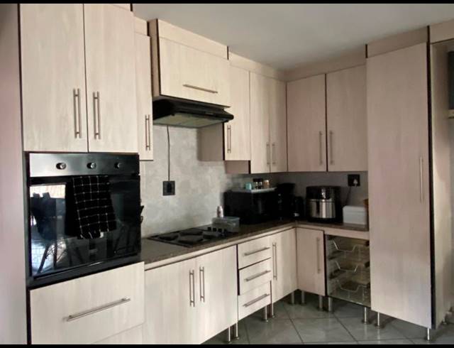 4 BEDROOM PROPERTY TO RENT IN CHROOM PARK